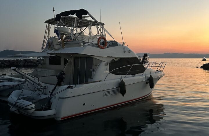 Rent Solmar Yacht as apartment
