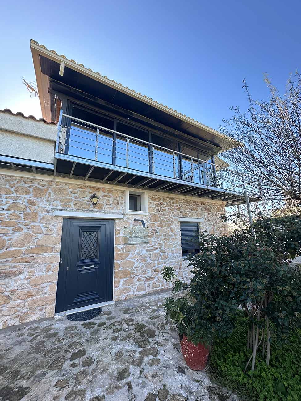 rent villa and apartments in aegina island